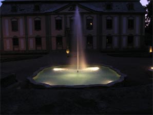 Pot�tejn - Z�mek - ka�na; (37 Kb)